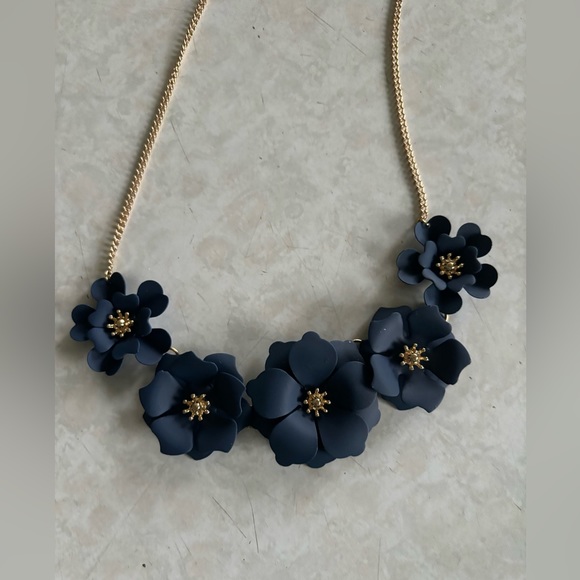 Mia and Tess necklace and earrings - Picture 2 of 4